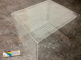 Op maat gemaakte plexiglas ventilatiekap.